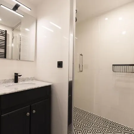 Voyageur Sans Bagage Apartment *